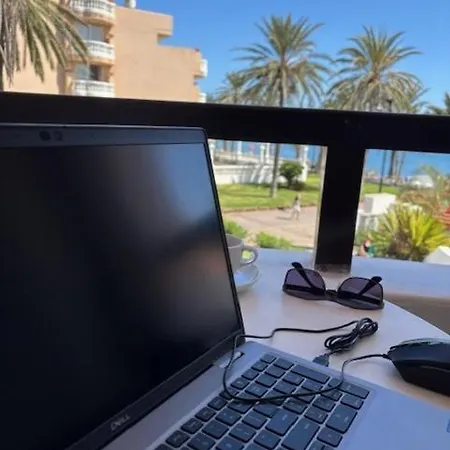 Seafront Camison شقة