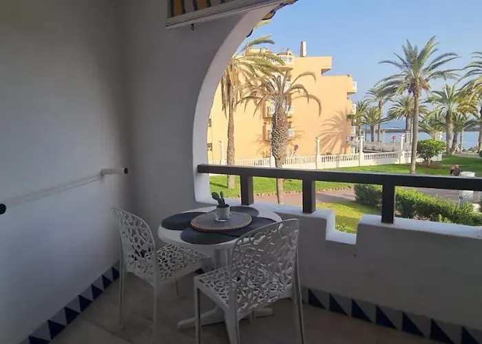 Апартаменти Seafront Camison *